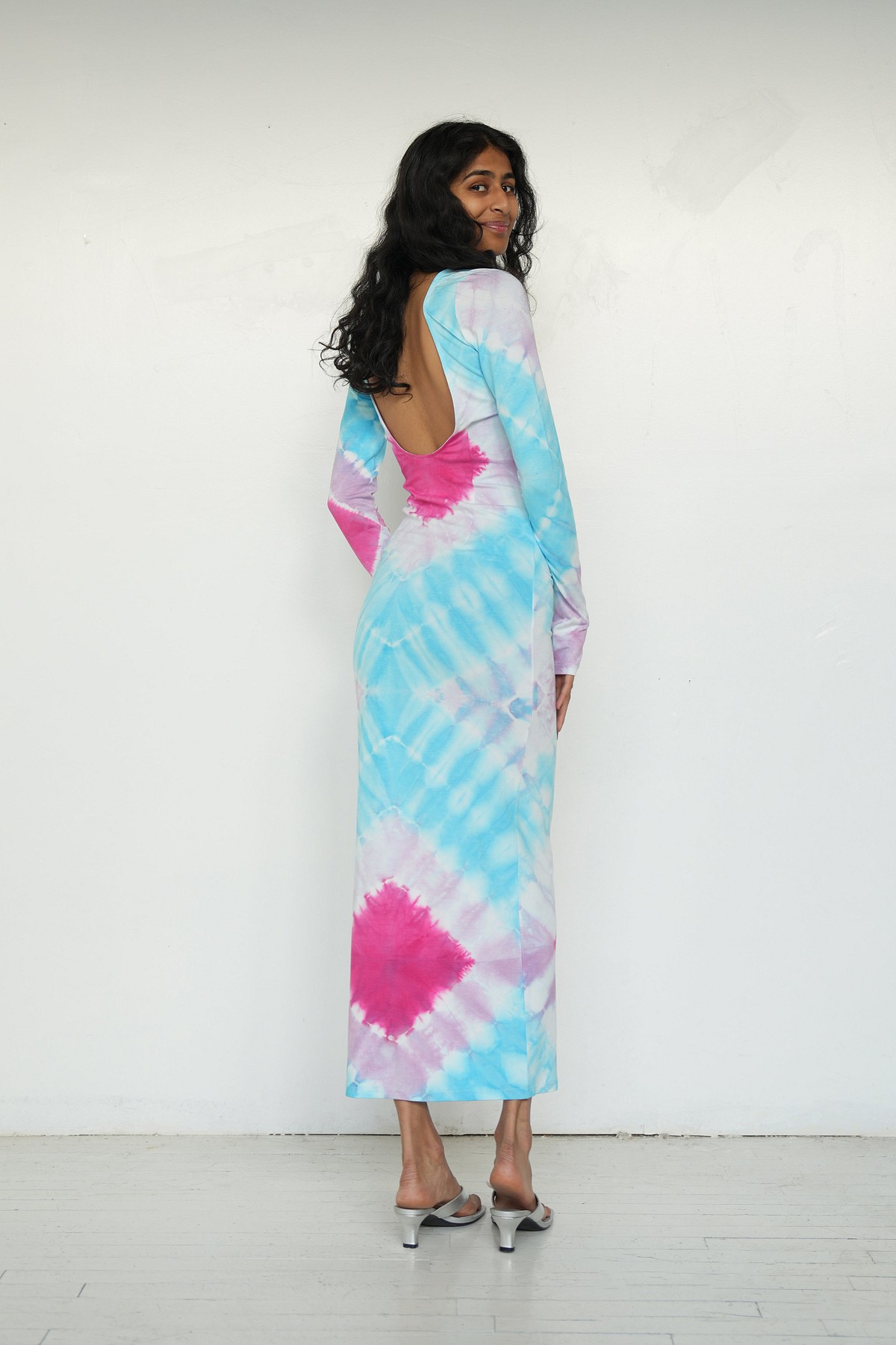 pink and blue tie dye maxi dress Buy Averick Women's Gown,Long Sleeve Tie Dye Maxi Dress, Pink and Blue  Floral Print, A-Line Flared Style at Amazon.in